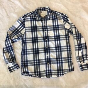 American Eagle Classic Fit Blue & White Plaid Button Down Shirt